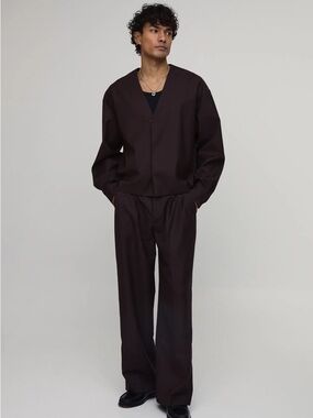 boohooMAN
Pleat Front Wide Leg Suit Trousers